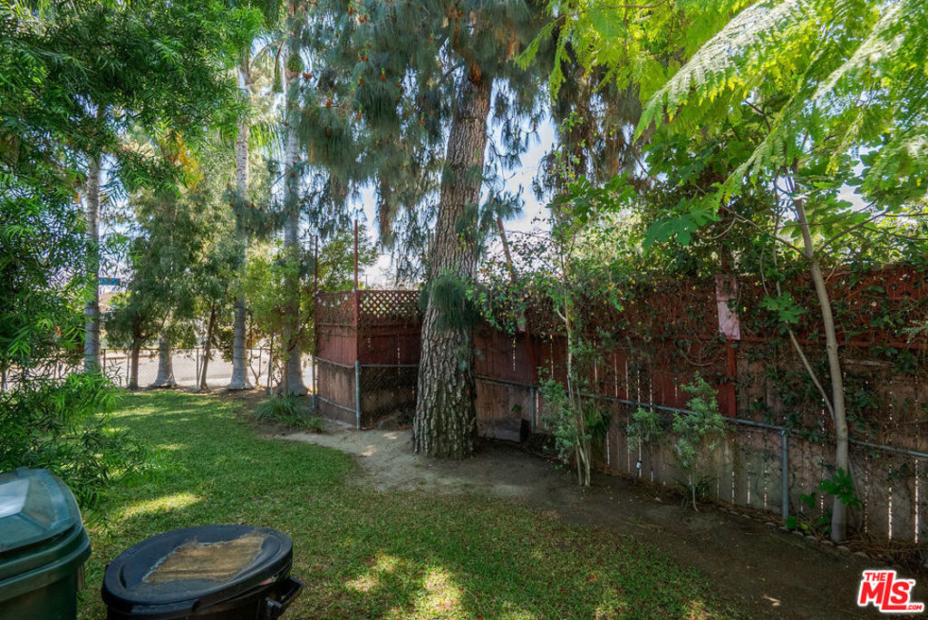 https://media.crmls.org/mediaz/9606d441-95cd-4311-bfa6-299023d28dd1.jpg?preset=X-Large
