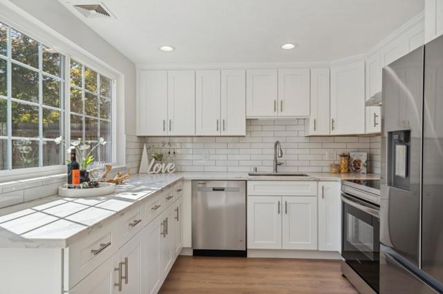 1045 Grebe Street, Foster City CA: https://media.crmls.org/mediaz/9606fcfb-bbf3-4d89-b7e8-f29b5c5f5c7c.jpg