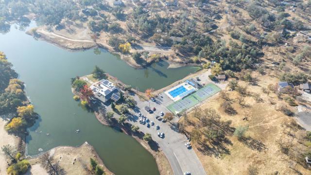 30159 Horseshoe Drive, Coarsegold CA: https://media.crmls.org/mediaz/96078290-ac7d-4161-892c-4a3bd3590270.jpg