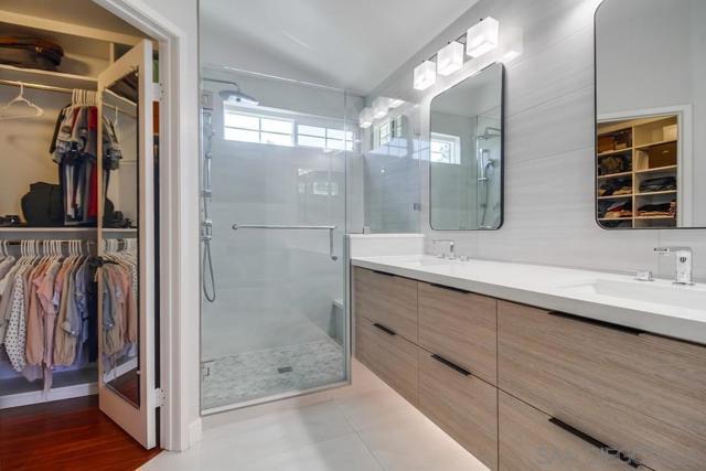 13554 Jadestone Way, San Diego CA: https://media.crmls.org/mediaz/9608104c-f5f3-4d83-92a5-3c0e4369599c.jpg