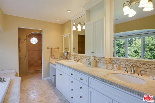 4099 Creciente Drive, Santa Barbara CA: https://media.crmls.org/mediaz/96083aa8-9062-45f2-982d-c8e89eefa9e4.jpg