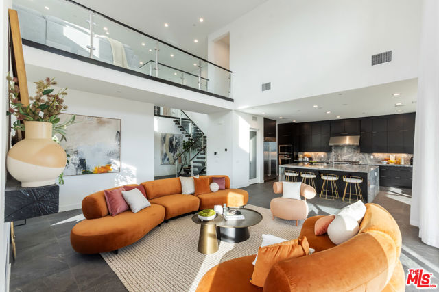 20668 W Hummingbird Court, Porter Ranch CA: https://media.crmls.org/mediaz/96088f71-4c96-4951-94e5-8d0f018e2444.jpg
