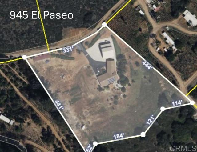 Detail Gallery Image 6 of 60 For 945 El Paseo, Vista,  CA 92084 - 4 Beds | 3 Baths