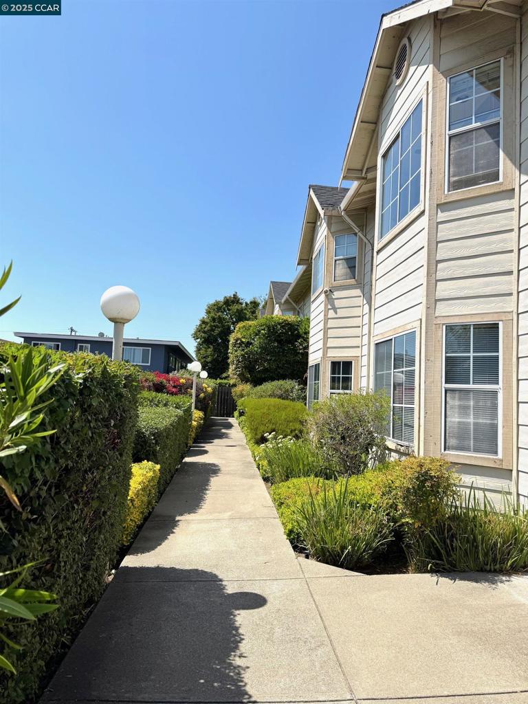3693 Maybelle Ave