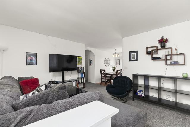 605 S MOLLISON, El Cajon CA: https://media.crmls.org/mediaz/960a6424-70c7-4527-bf7e-2e08049729b0.jpg