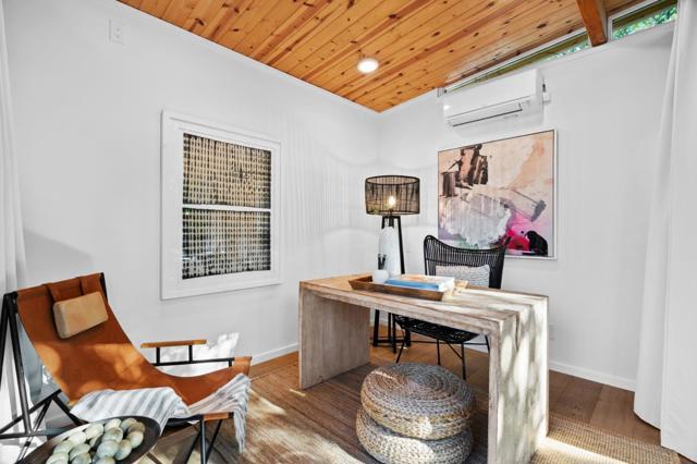 628 8th Avenue, Menlo Park CA: https://media.crmls.org/mediaz/960aaa80-acf4-4b17-ab31-c2d18196184c.jpg