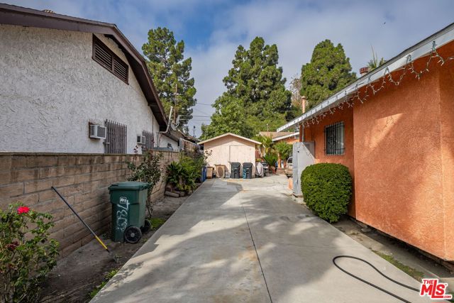 7805 Whitsett Avenue, Los Angeles, California 90001, ,Multi-Family,For Sale,Whitsett,24437463