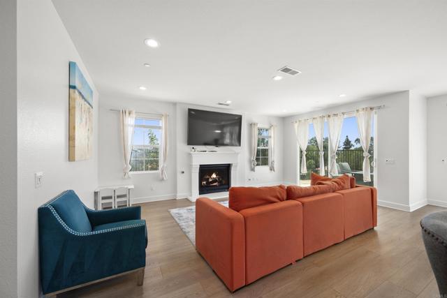 8304 The Grant Place, Bonita CA: https://media.crmls.org/mediaz/960ab199-4905-44e9-b7dd-9752f52ae772.jpg