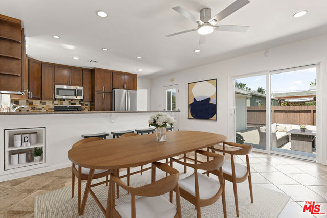 7818 Toland Avenue, Los Angeles CA: https://media.crmls.org/mediaz/960aec48-9d7b-4a73-a6e7-9355cd10d384.jpg
