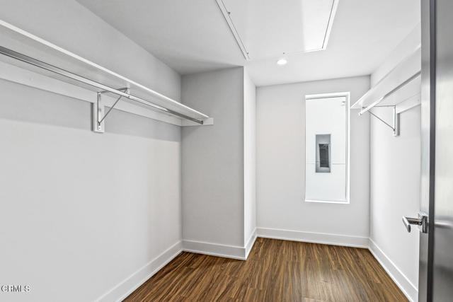 2000 Lake Avenue, Altadena CA: https://media.crmls.org/mediaz/960b5dab-02d3-4d72-99d1-b2b93468b612.jpg