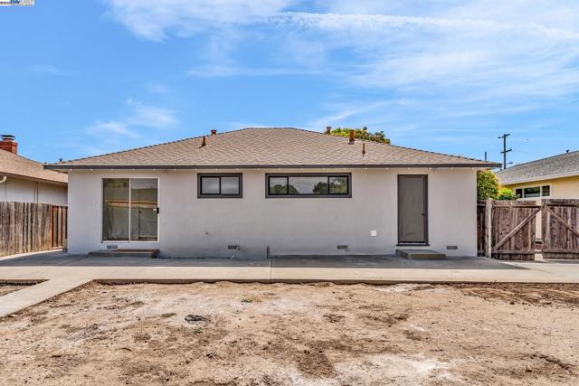 471 Rose St, Livermore CA: https://media.crmls.org/mediaz/960b7249-1410-4dd5-920a-bcec6cb9b821.jpg