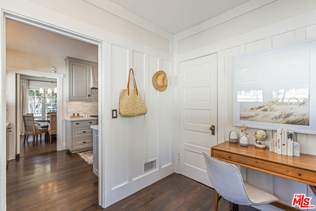 601 S Hudson Avenue, Pasadena CA: https://media.crmls.org/mediaz/960b88ca-e11a-4cfe-b8fc-dada5c4d7c5c.jpg