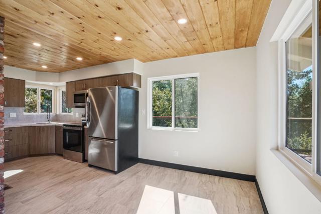 54091 Northridge, Idyllwild CA: https://media.crmls.org/mediaz/960bfee0-ad42-4041-ad43-9b63762dea84.jpg