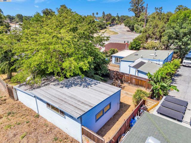 865 Old Canyon Road, Fremont CA: https://media.crmls.org/mediaz/960c78ee-f435-44e5-a256-9bf85ef4b596.jpg
