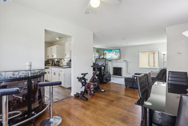 759 Bishop Ave, Hayward CA: https://media.crmls.org/mediaz/960c9d96-0628-407b-b409-95d94f654f34.jpg
