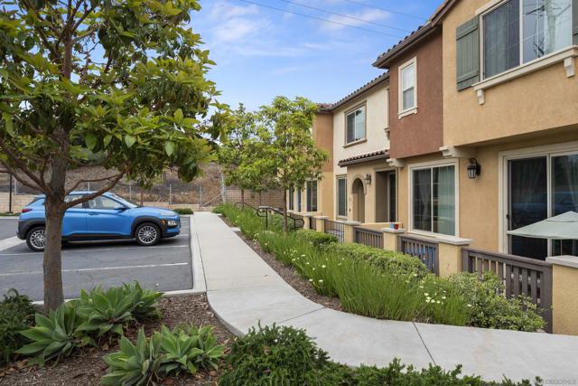 1800 Saltaire Place, San Diego CA: https://media.crmls.org/mediaz/960cc21e-aa06-4ae6-baba-5739c752d762.jpg