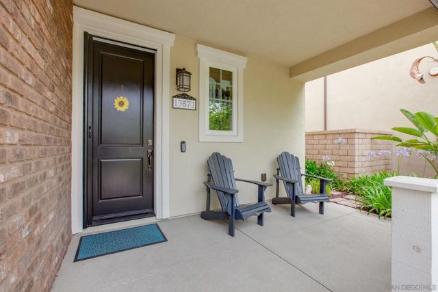 13571 Lopelia Meadows Pl, San Diego CA: https://media.crmls.org/mediaz/960d190c-86bf-4c1f-8b7c-995d63dfc421.jpg