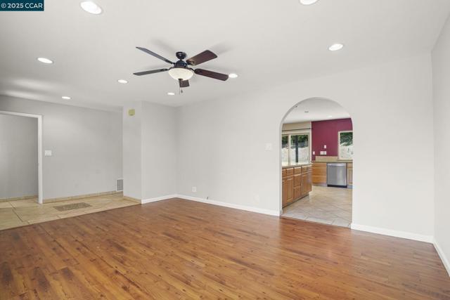 89 Cormorant Court, Martinez CA: https://media.crmls.org/mediaz/960d45c9-2f81-488c-84fd-16b345060ed4.jpg
