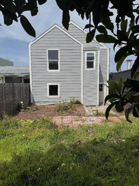5709 Mission Street, San Francisco CA: https://media.crmls.org/mediaz/960d79e9-0c10-4511-a3e9-c34ba6f8a41a.jpg