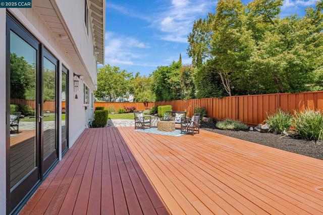 732 Graham Ct, Danville CA: https://media.crmls.org/mediaz/960d8441-6297-4f89-b5a4-bcbe2cf2f9d2.jpg