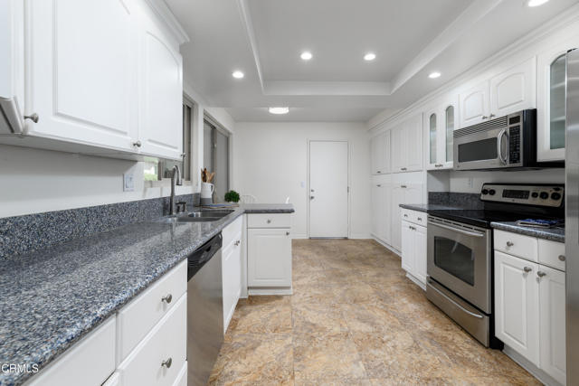 33229 Village 33, Camarillo CA: https://media.crmls.org/mediaz/960e23cd-6b40-41b2-9b20-c398bb498bd3.jpg
