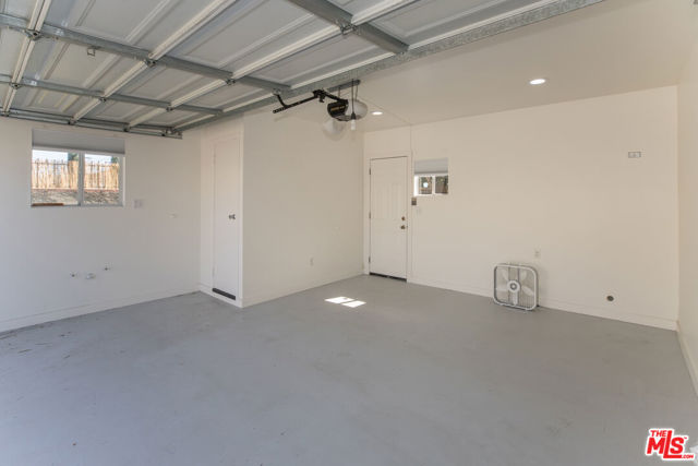 11750 Tennessee Avenue, Los Angeles CA: https://media.crmls.org/mediaz/960ebb63-e88c-4f14-8321-0ad611898d0d.jpg