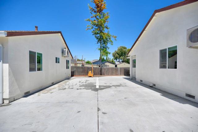 264 N 34th Street, San Jose CA: https://media.crmls.org/mediaz/960f71d1-985e-4d68-9650-98ee99d82740.jpg