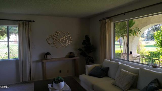 1014 N Modesto Avenue, Camarillo CA: https://media.crmls.org/mediaz/96105926-c429-45da-b395-38df41492074.jpg