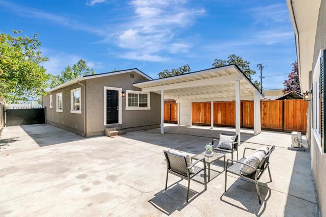 197 S 24th Street, San Jose CA: https://media.crmls.org/mediaz/961059c2-032d-4e5a-90dd-364c14bd4376.jpg