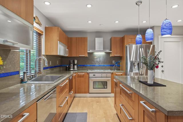 1157 Via Colinas, Westlake Village CA: https://media.crmls.org/mediaz/96107a8f-39e4-43fc-9d87-d82458cb4182.jpg