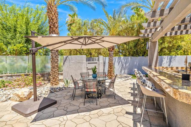 28 Clancy Lane S Lane, Rancho Mirage CA: https://media.crmls.org/mediaz/961090e4-b5ba-4a64-b763-064a3a25269b.jpg