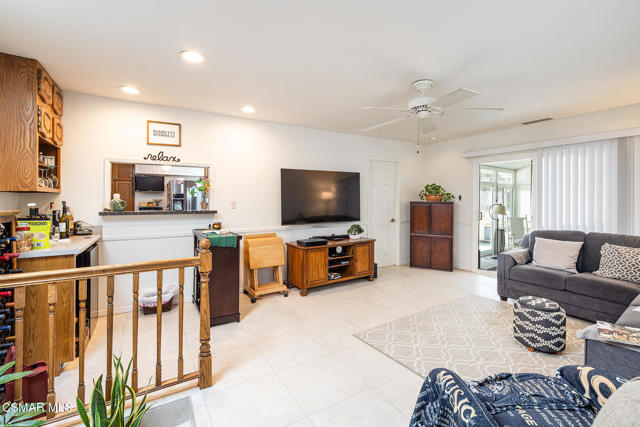5356 Chesebro Road, Agoura Hills CA: https://media.crmls.org/mediaz/96118920-7810-49ce-8765-3971a58aac95.jpg