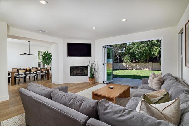 2610 Garden House Road, Carlsbad CA: https://media.crmls.org/mediaz/96122bd3-dea1-4d41-86b6-a7b5facce21a.jpg
