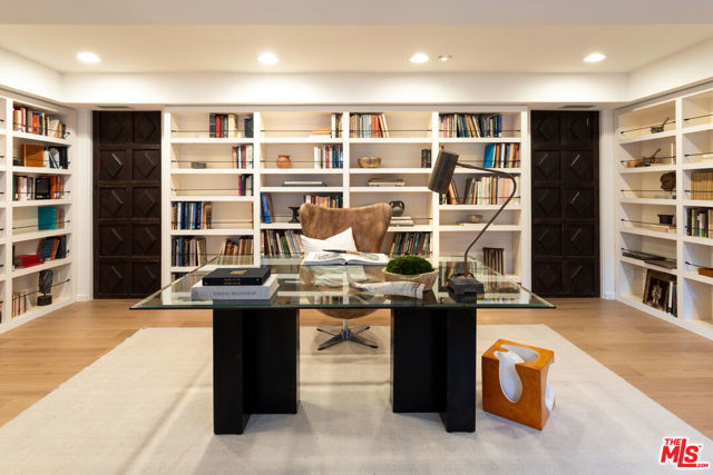 2034 Outpost Drive, Los Angeles CA: https://media.crmls.org/mediaz/96122f06-d9d4-4a03-9229-84f29494baf6.jpg