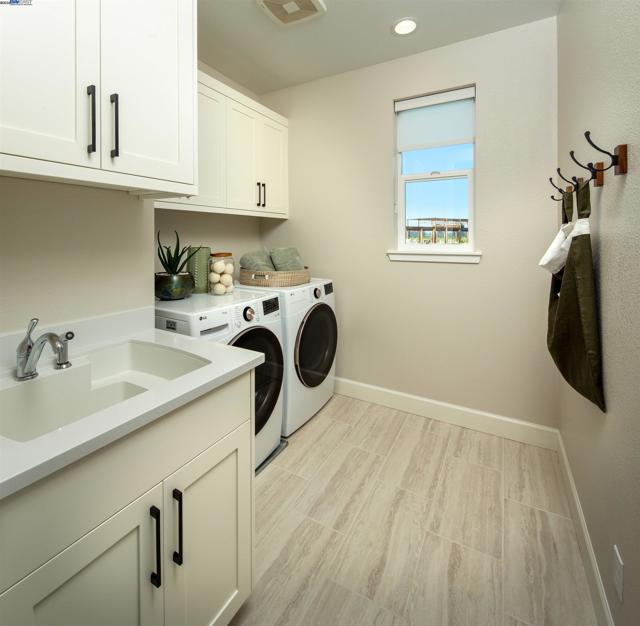 354 Sagebrush Drive, Napa CA: https://media.crmls.org/mediaz/9612b192-e73a-422b-8c5f-4c58099e67f4.jpg