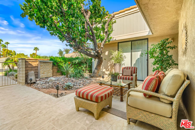 72305 Rodeo Way, Rancho Mirage CA: https://media.crmls.org/mediaz/9612f384-352b-4f31-af5f-a75171767029.jpg