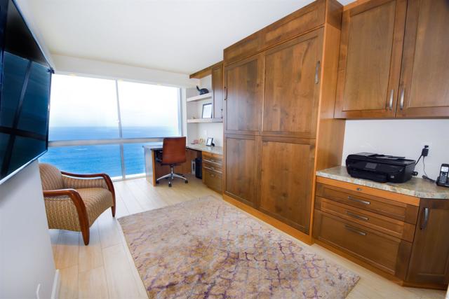 1760 Avenida Del Mundo, Coronado CA: https://media.crmls.org/mediaz/96138acc-1548-40a0-8449-758a7419f8c3.jpg