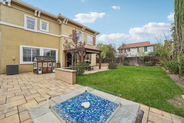 632 S Comunidad Street, Mountain House CA: https://media.crmls.org/mediaz/9613f71e-31a5-4e31-ac3d-6ae702a7a12d.jpg