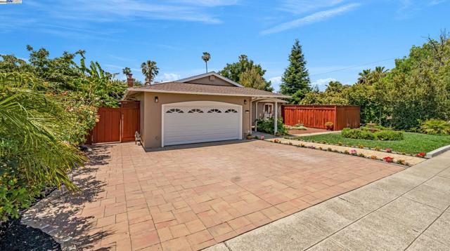 41917 Camino Santa Barbara, Fremont CA: https://media.crmls.org/mediaz/9614b29c-edfb-4f88-b573-48dcbe854966.jpg