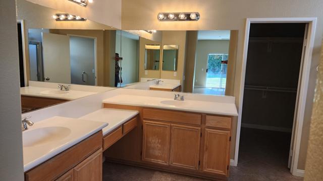 703 Ventana, Palm Springs CA: https://media.crmls.org/mediaz/9614ce70-b2b8-49d6-a4e2-472b11e2a4ac.jpg