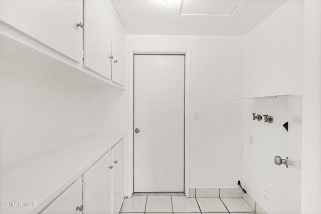 2385 N Justin Avenue, Simi Valley CA: https://media.crmls.org/mediaz/9614f501-fbff-453a-876a-61351cdae2a1.jpg