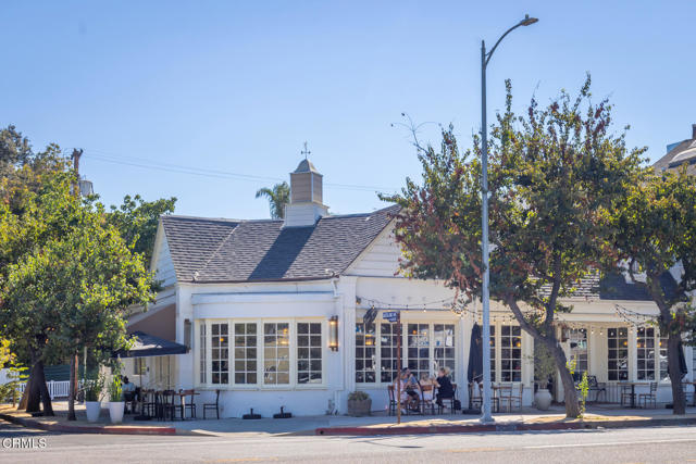 Detail Gallery Image 61 of 66 For 4459 Moorpark Way, Toluca Lake,  CA 91602 - 2 Beds | 2/1 Baths