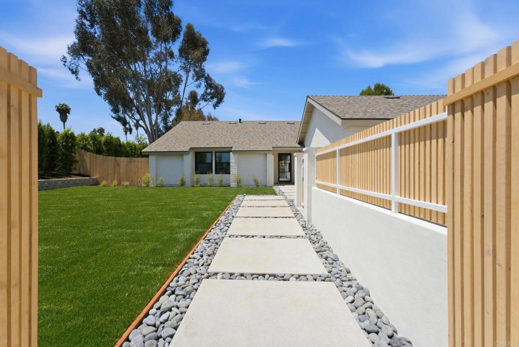 1404 Avenida De Las Adelsas - photo 5