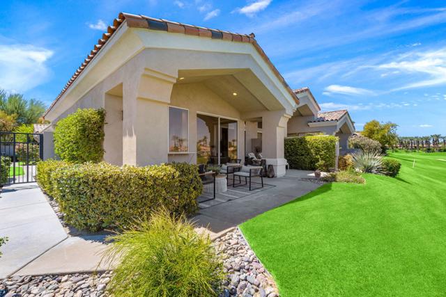 502 Desert Holly Drive, Palm Desert CA: https://media.crmls.org/mediaz/9616567d-7402-4042-b097-7c01ba5230ab.jpg