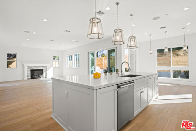 Drew Fenton | 744 Almar Avenue Pacific Palisades CA | MLS: 7446010 Drew Fenton | 744 Almar Avenue Pacific Palisades CA | MLS: 7446010