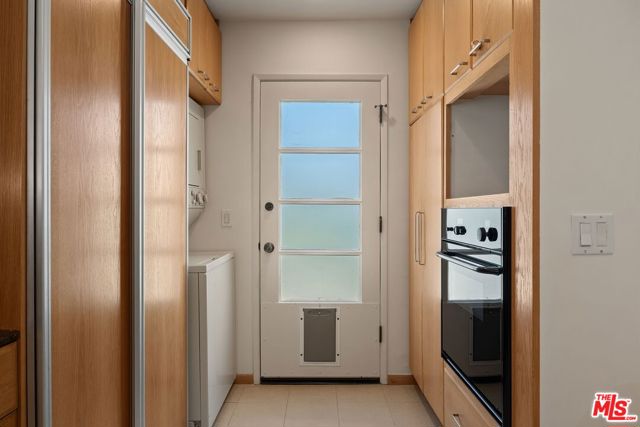 22521 Haynes Street photo 13