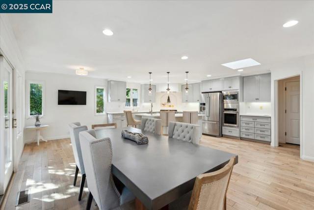 42 Freitas Dr, Moraga CA: https://media.crmls.org/mediaz/96172aa3-ea9a-43ed-a268-d6a9ddd22ec0.jpg