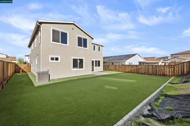 5541 Promontory Way, Antioch CA: https://media.crmls.org/mediaz/9618e8a7-b6f1-4a80-a351-9730693eea44.jpg