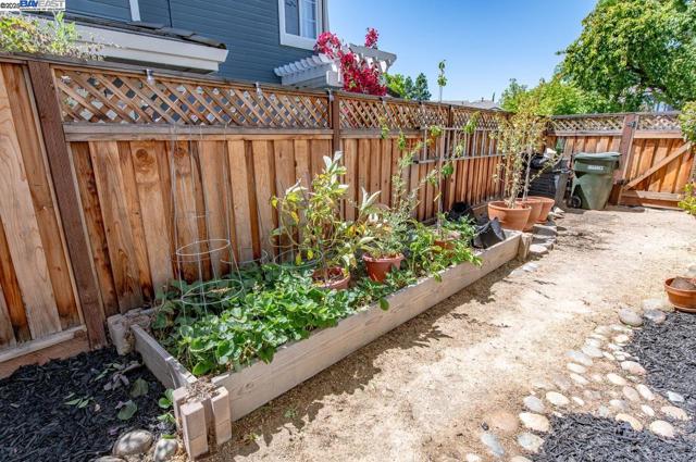 1749 Corte Sueno, Livermore CA: https://media.crmls.org/mediaz/96199484-5654-420b-bc5a-4ae3f88270bd.jpg