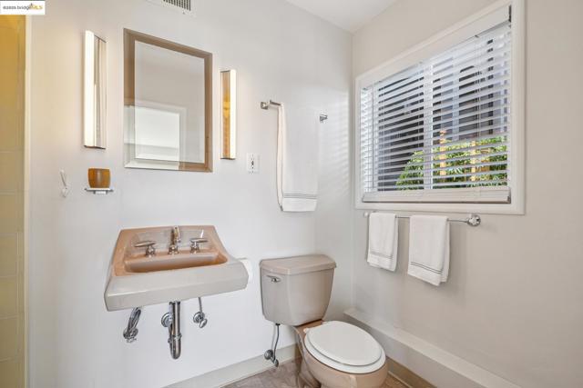 256 Cambridge Ave, Kensington CA: https://media.crmls.org/mediaz/96199759-7d83-42b3-94d4-a78f6bb4e177.jpg